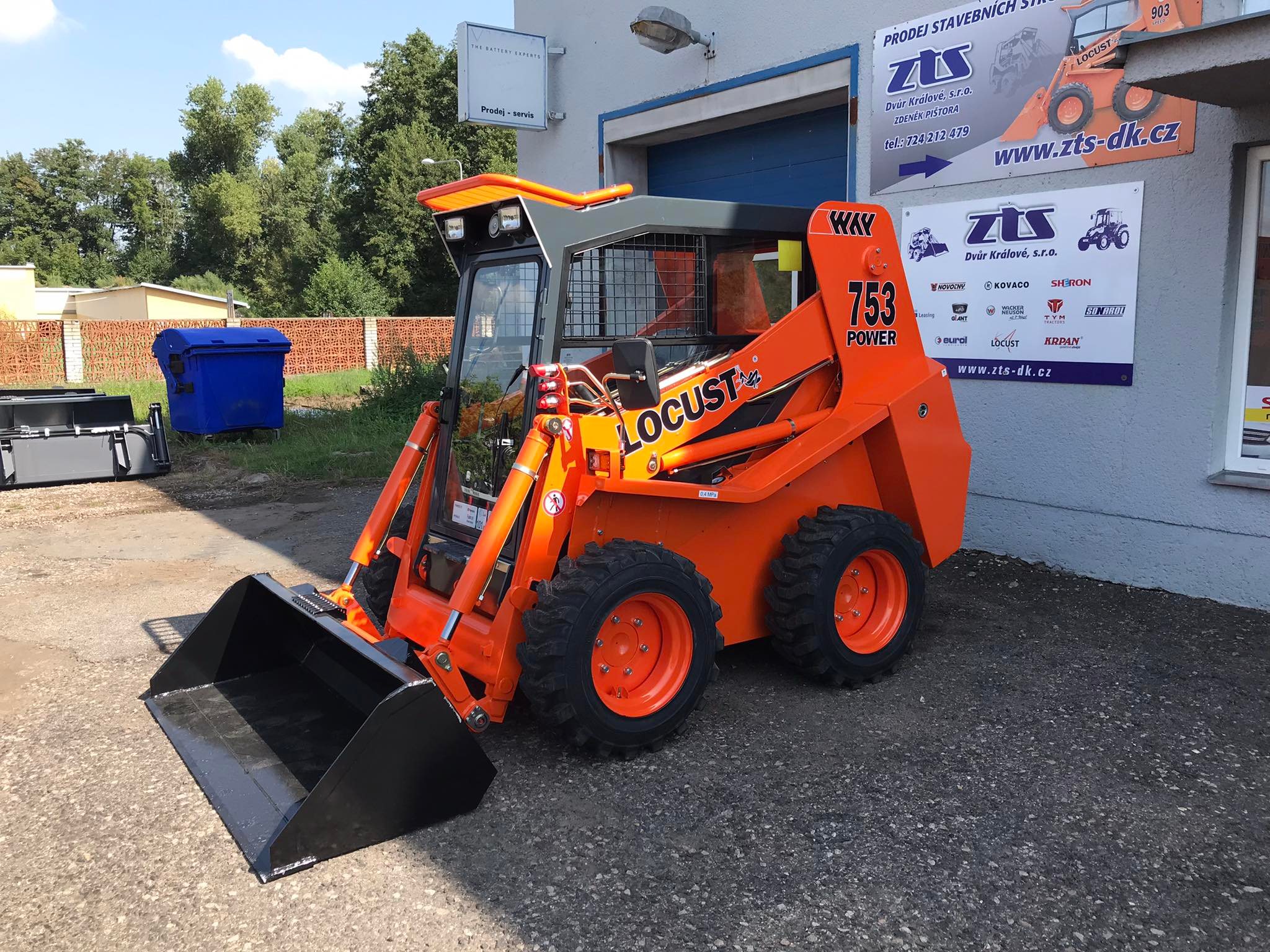 Smykový nakladač Locust L-753 POWER (45kW) - Obrázek 7