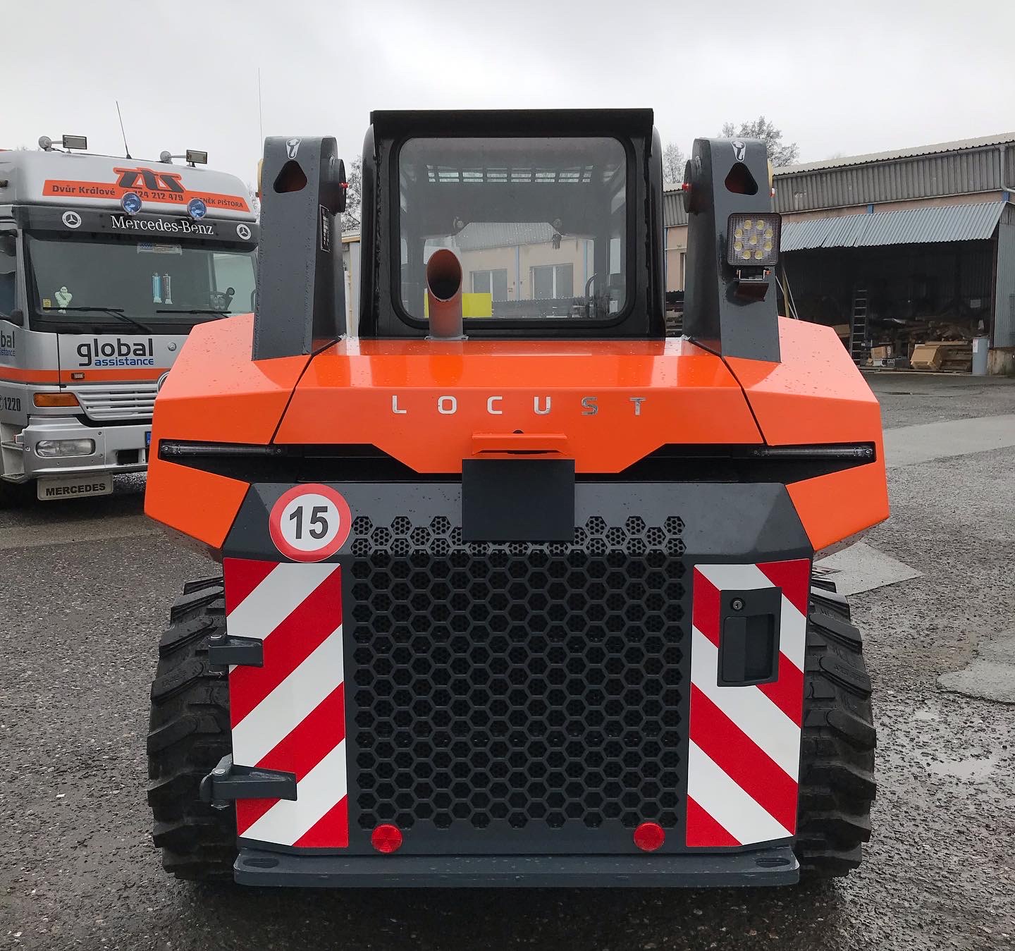 Smykový nakladač Locust L‑904 (45kW) - Obrázek 4