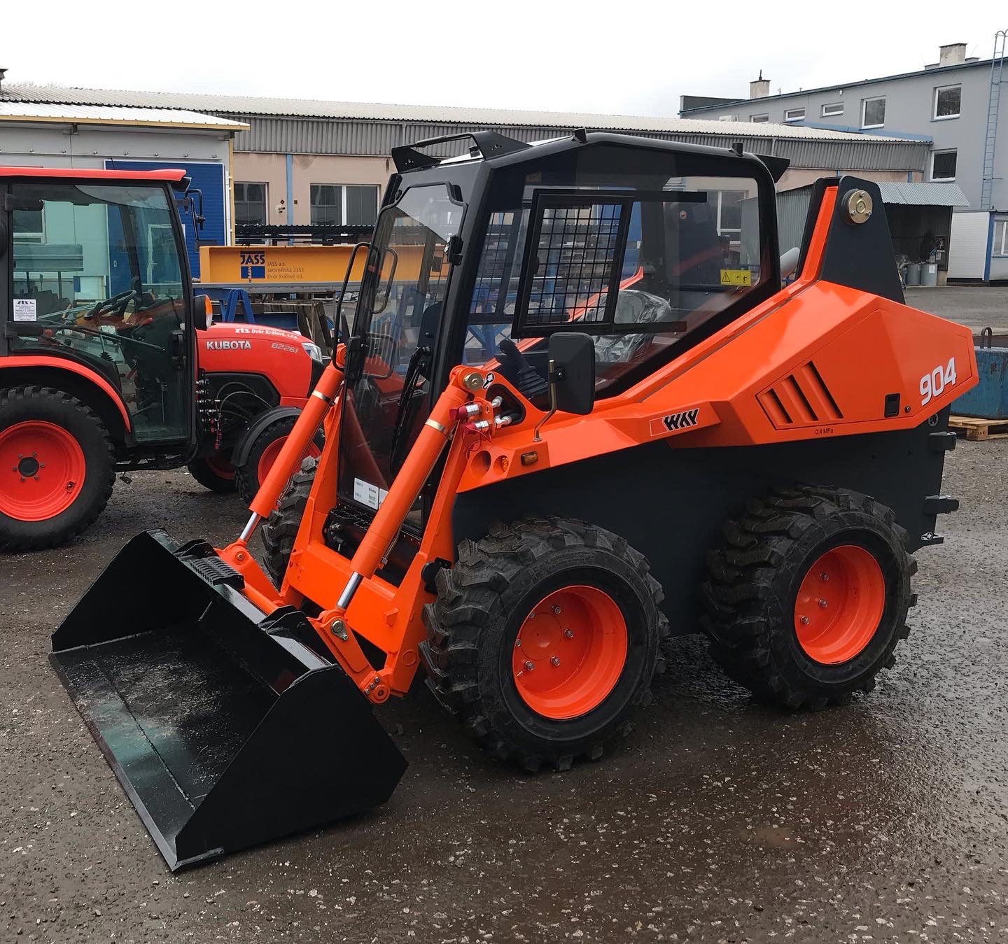 Smykový nakladač Locust L‑904 (45kW) - Obrázek 5