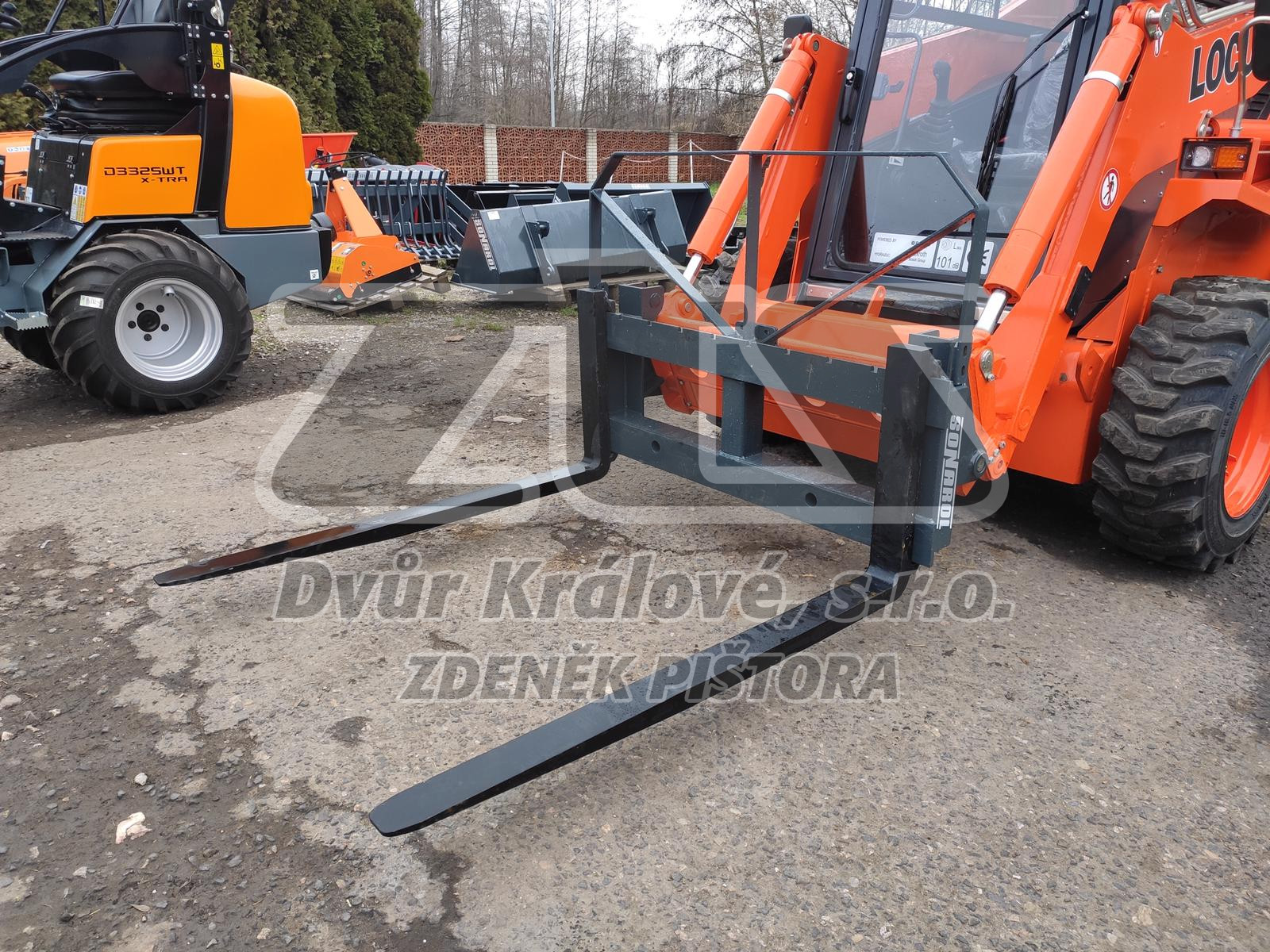 PALETIZAČNÍ VIDLE SONAROL S OCHRANNÝM RÁMEM PRO SMYKOVÉ NAKLADAČE – 1200mm (LOCUST, NOVOTNÝ, UNC 061/060/750)