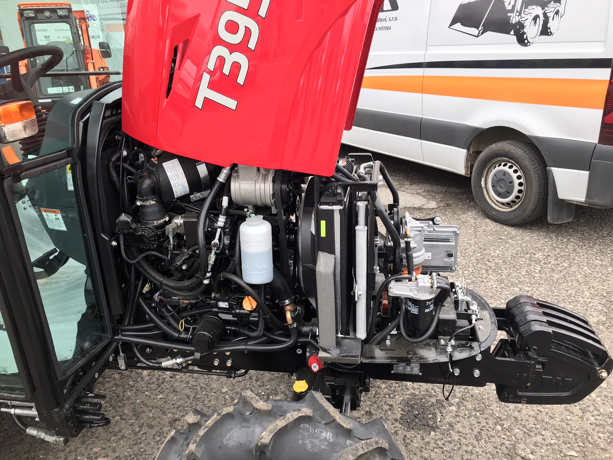 TRAKTOR TYM T355 (34 hp) a TYM T395 (37 hp) - Obrázek 9