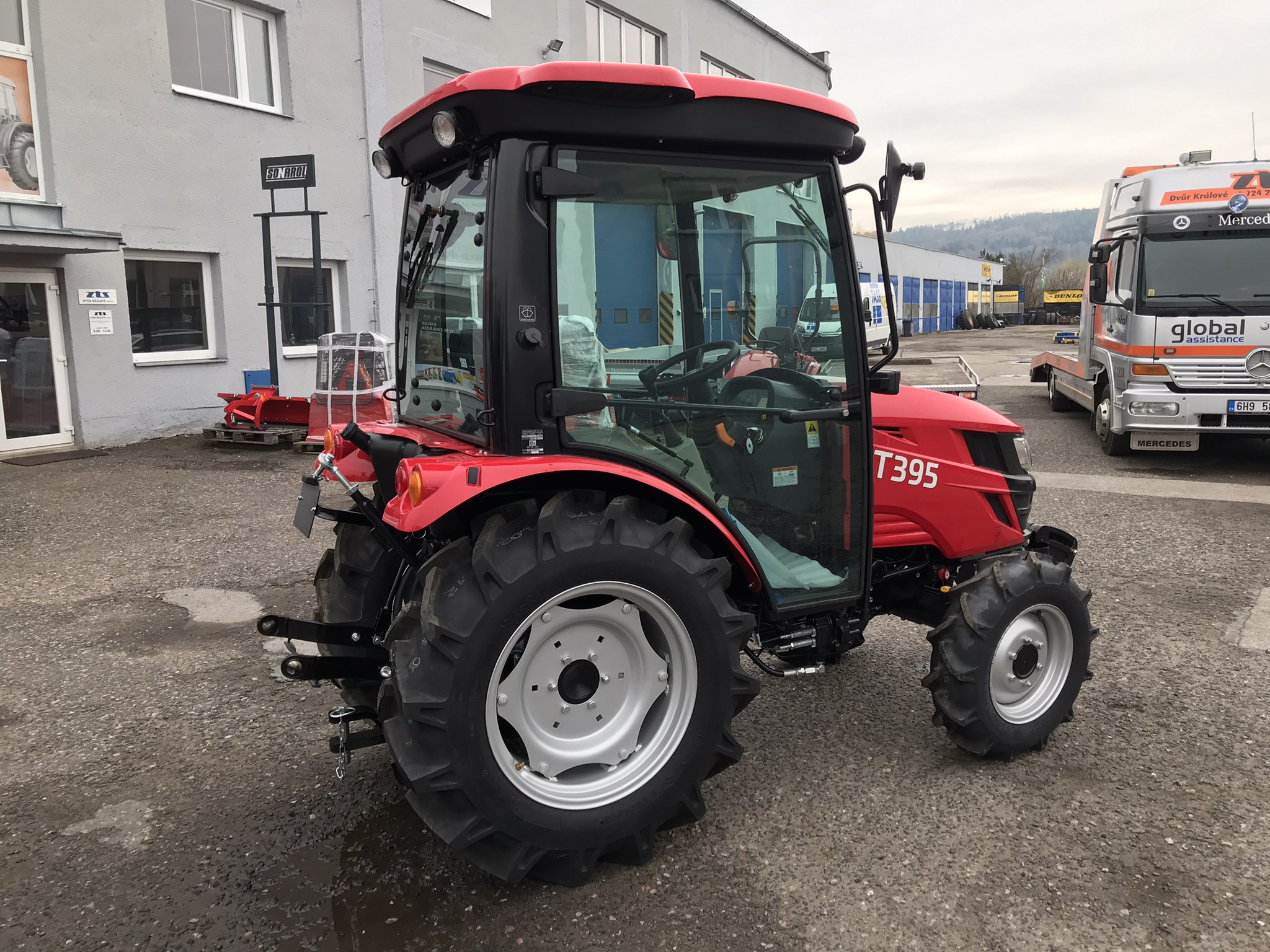 TRAKTOR TYM T355 (34 hp) a TYM T395 (37 hp) - Obrázek 4