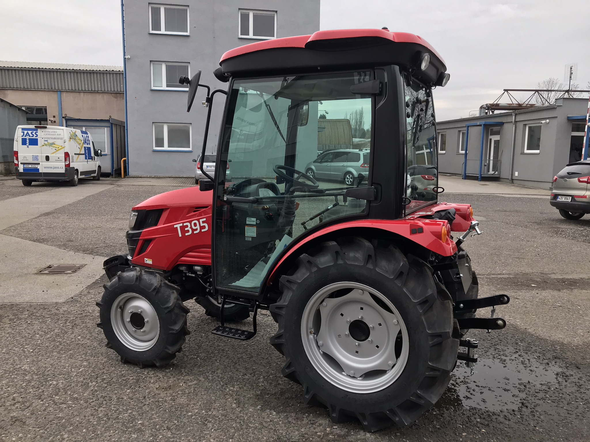 TRAKTOR TYM T355 (34 hp) a TYM T395 (37 hp) - Obrázek 3