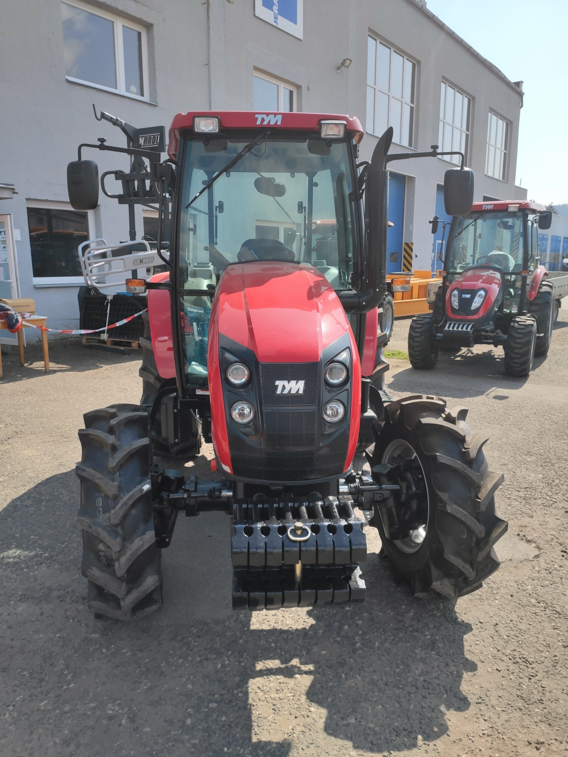 TRAKTOR TYM T654 (68 hp) a TYM T754 (75 hp) - Obrázek 3