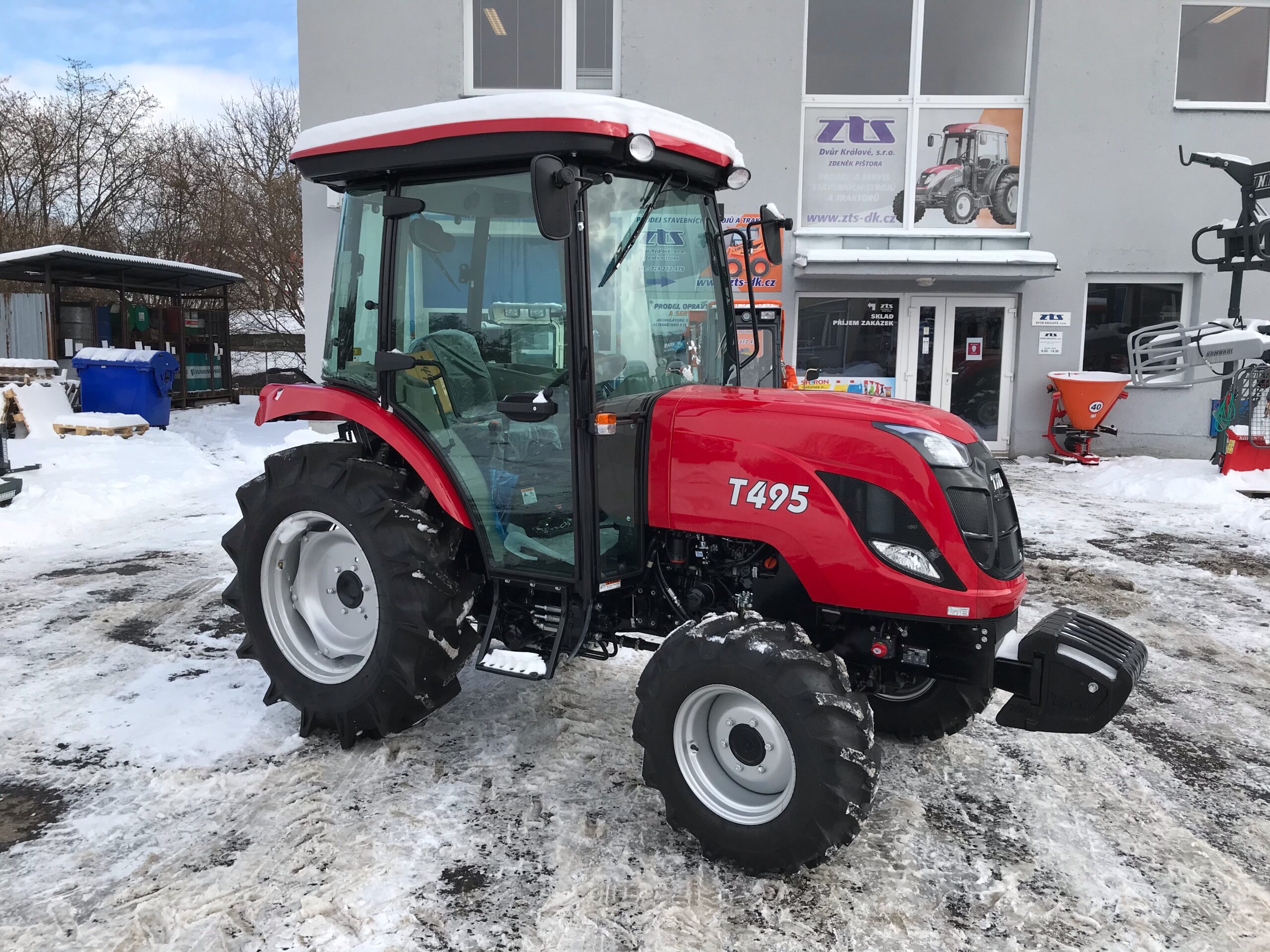TRAKTOR TYM T495 (46 hp) a TYM T575 (55 hp)
