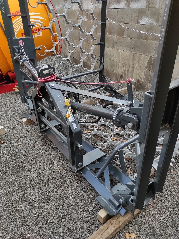Luční brány 4-řadé hydraulicky skládané APW SNR 8000 - Obrázek 6
